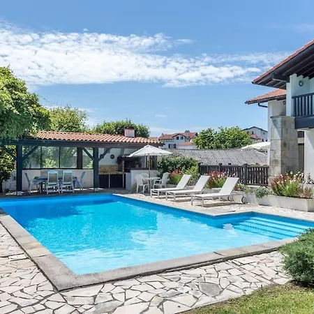 , ,250m Du Miramar, Apartman Biarritz