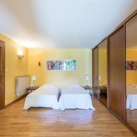 Appartement , ,250m Du Miramar,