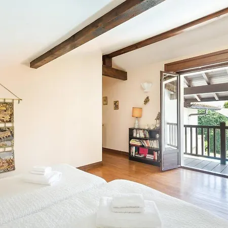 , ,250m Du Miramar, Biarritz