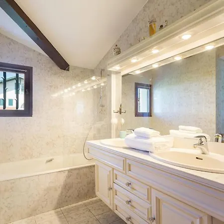 , ,250m Du Miramar, Apartment Biarritz