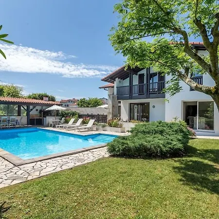 Apartment , ,250m Du Miramar, Biarritz
